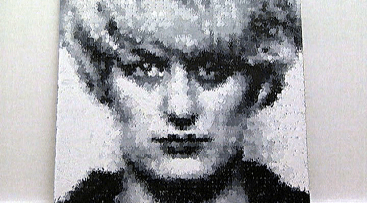 Marcus Harvey: Myra (1995). Ian Brady and Myra Hindley violaron y asesinaron a cinco niños entre 10 y 17 años entre 1963 y 1965